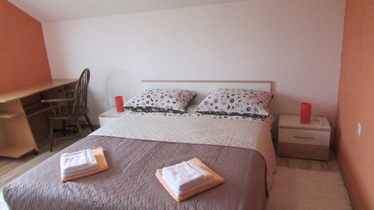 Apartman Franjicic โคเรนนิซา ภายนอก รูปภาพ